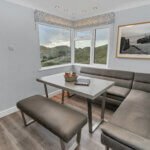 Home chalet 2 table area